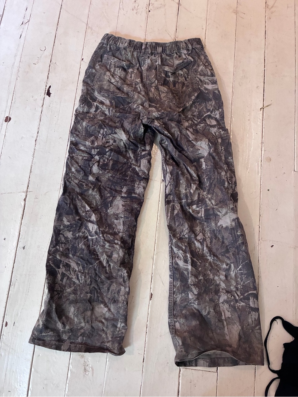 No Boundaries Real Tree Wide Leg Camo Print Cargo Pants in Olive Brown - Picture 5 of 5